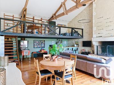 Maison - 437 m² - 11 pièces