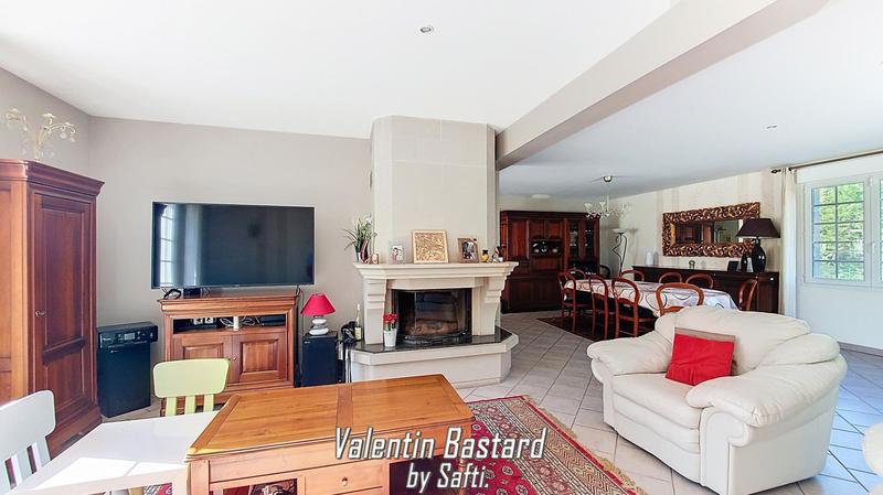 Maison - 260 m² - 10 pièces