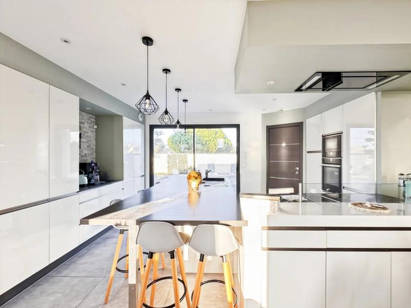 Maison - 168 m² - 7 pièces