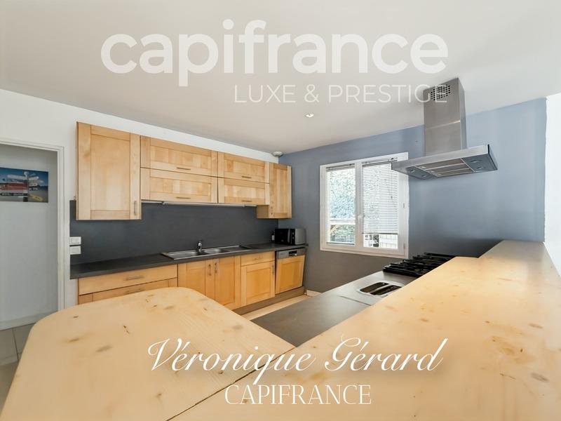 Propriété - 351 m² - 12 pièces