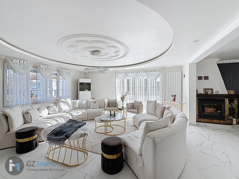 Maison - 246 m² - 6 pièces