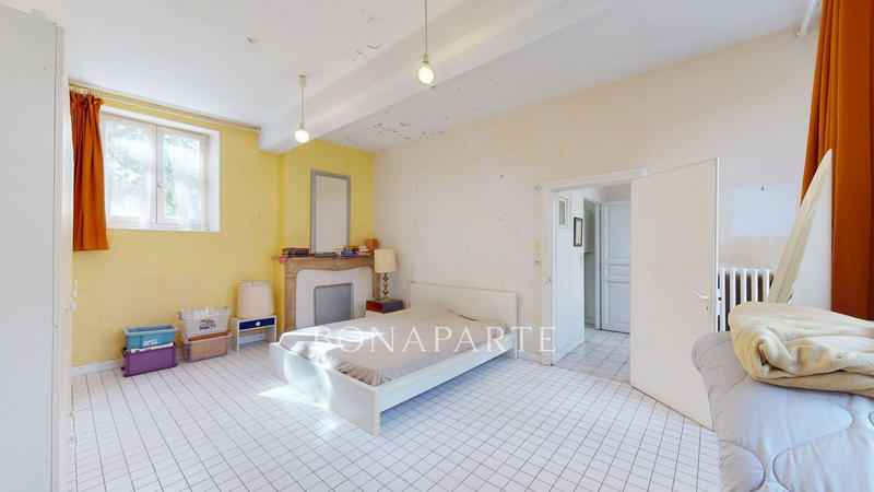 Maison - 246 m² - 8 pièces