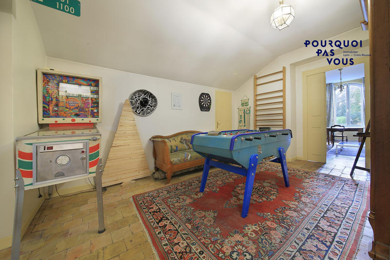 Maison - 400 m² - 10 pièces