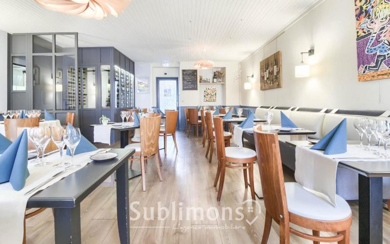 Local commercial - 160 m² - 6 pièces