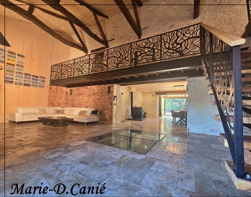 Propriété - 430 m² - 12 pièces