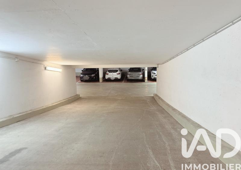 Parking - 150 m²