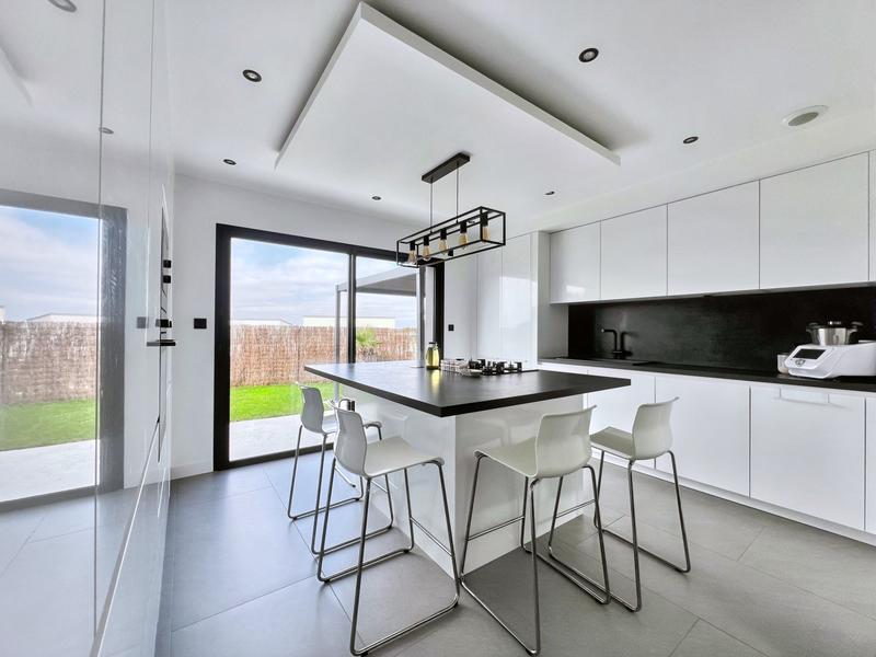 Maison contemporaine - 145 m² - 7 pièces