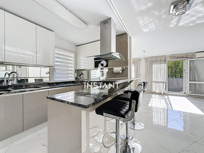 Appartement - 107 m² - 6 pièces