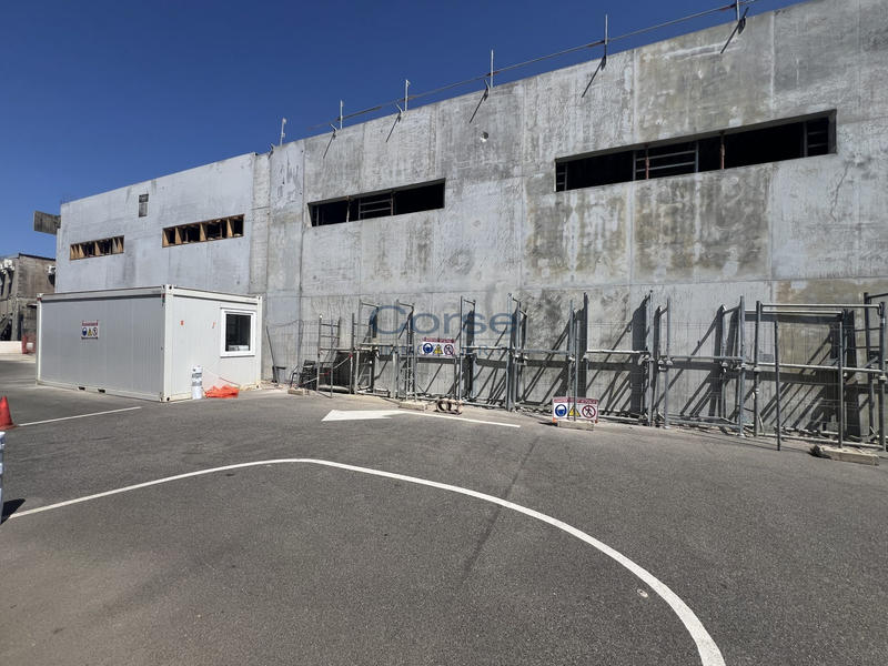 Local d'activités - 92 m² - 1 pièce