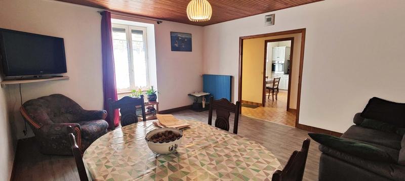 Maison - 96 m² - 4 pièces