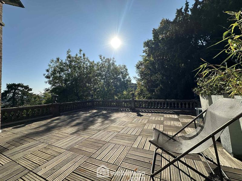 Maison - 187 m² - 8 pièces