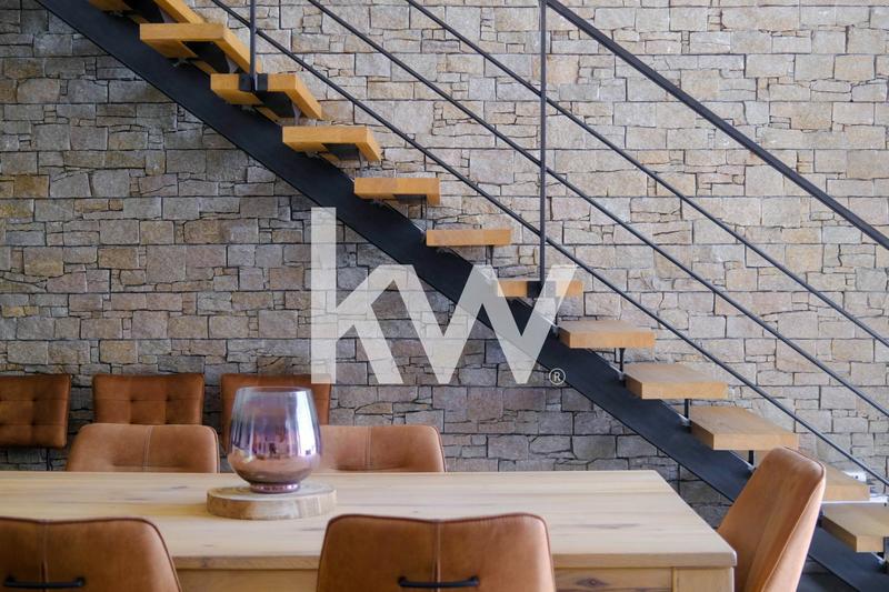 Maison - 350 m² - 8 pièces