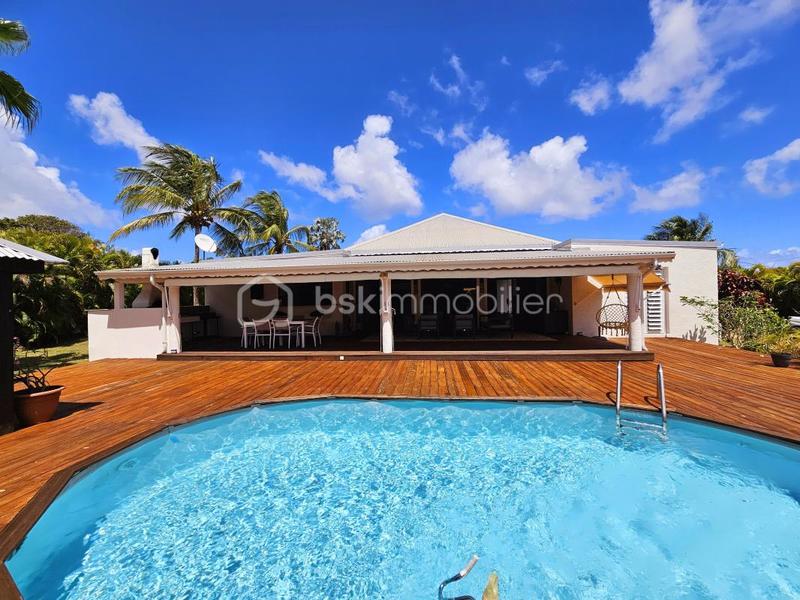 Maison - 177 m² - 7 pièces