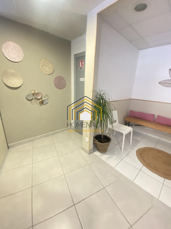 Local d'activités - 244 m²