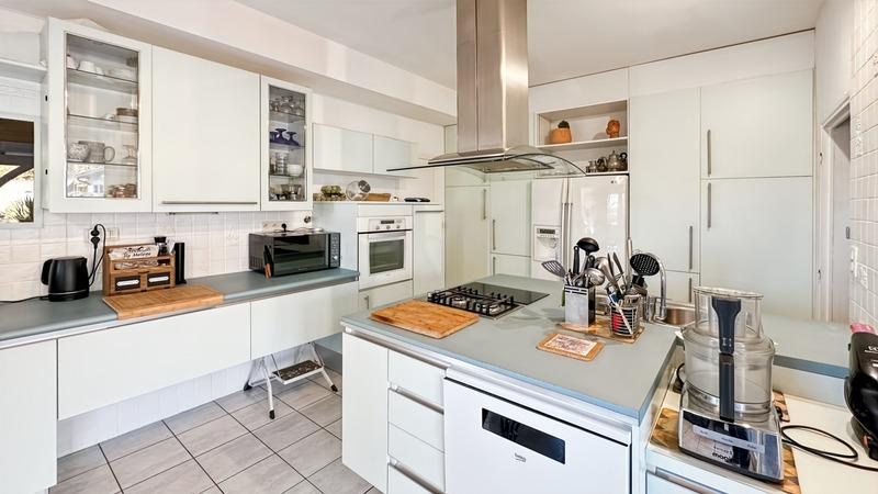 Maison - 205 m² - 6 pièces