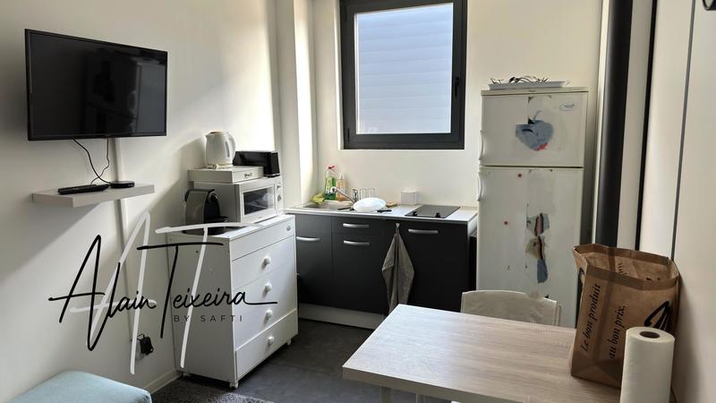 Local commercial - 820 m² - 4 pièces