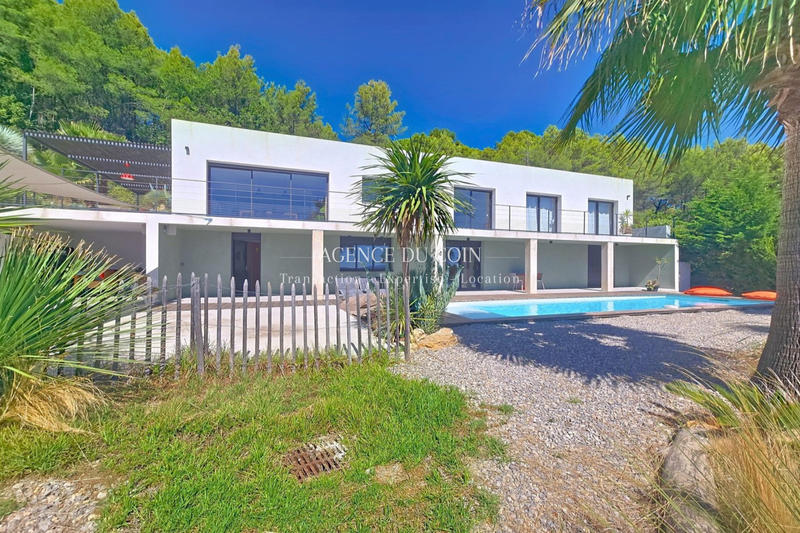 Maison - 215 m² - 6 pièces