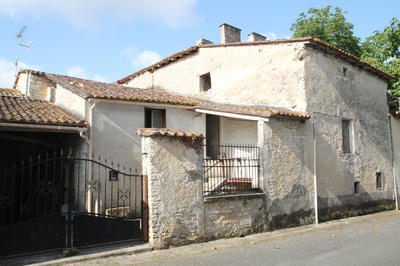 Maison de village - 100 m² - 4 pièces