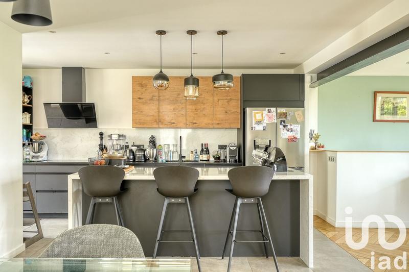 Maison - 200 m² - 8 pièces