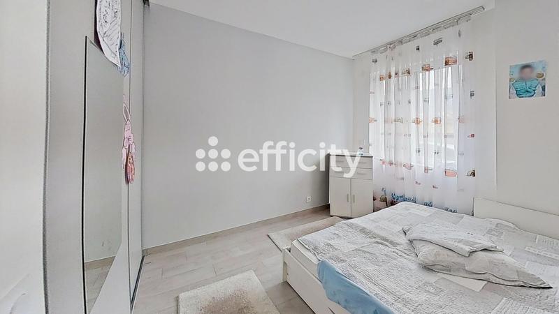 Maison - 210 m² - 14 pièces