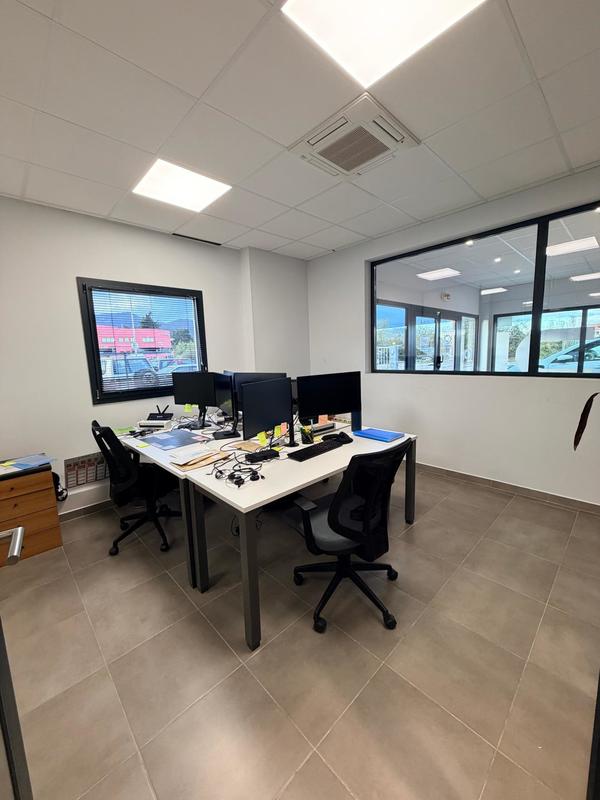 Bureau - 184 m²