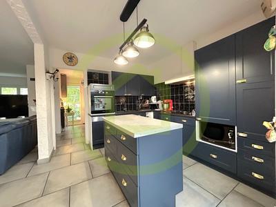 Maison - 173 m² - 9 pièces