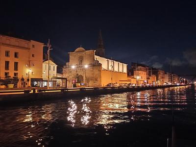 Balade en bateau au coucher de soleil