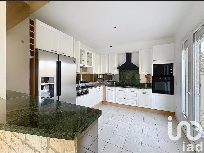 Maison - 200 m² - 7 pièces