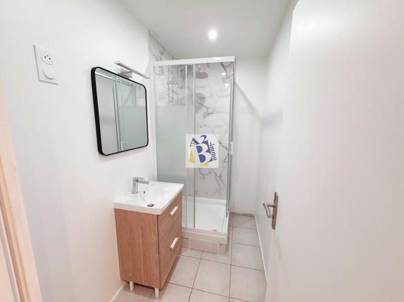 Appartement - 102 m² - 6 pièces