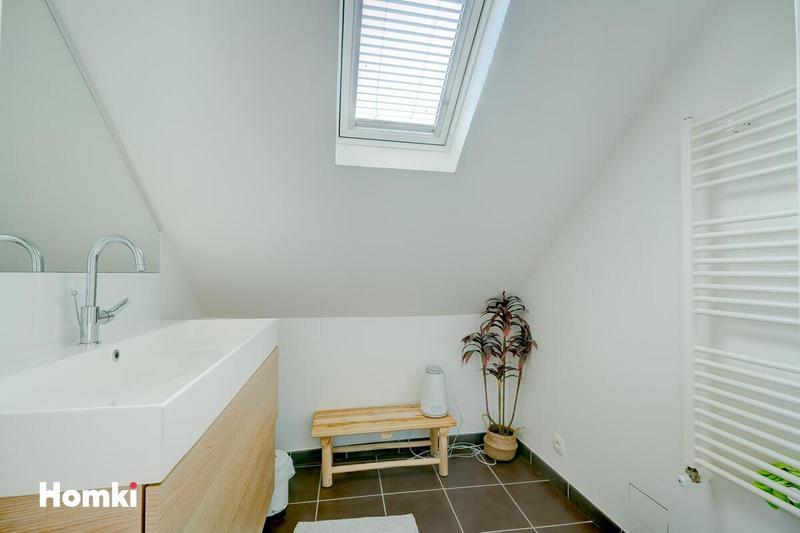 Maison - 181 m² - 6 pièces