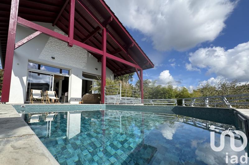 Maison - 238 m² - 6 pièces