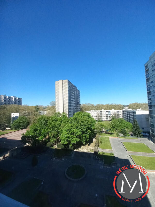 Appartement - 90 m² - 5 pièces