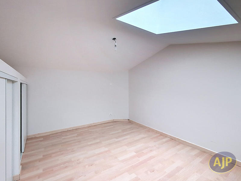 Maison - 81 m² - 5 pièces