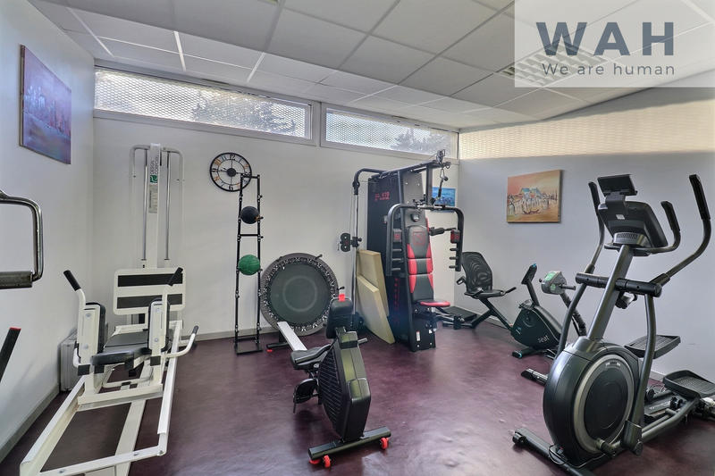 Local commercial - 114 m²