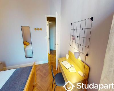 Chambre - 90 m² - 1 pièce