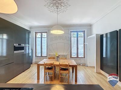 Appartement - 142 m² - 6 pièces