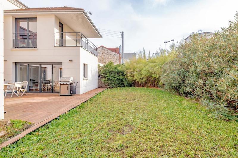 Maison d'architecte - 263 m² - 8 pièces