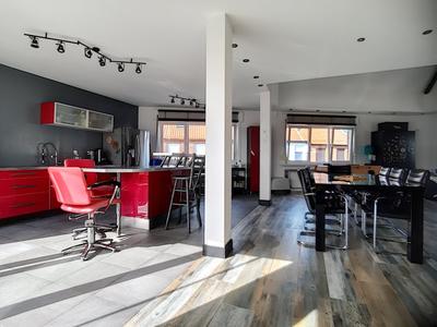 Loft - 160 m² - 4 pièces