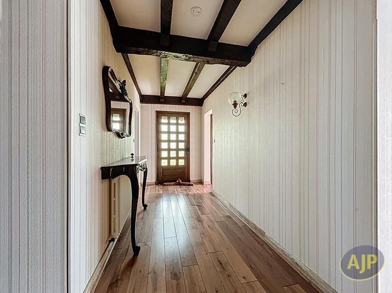 Maison - 191 m² - 5 pièces