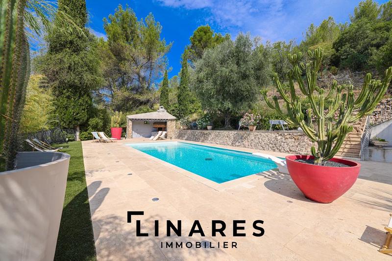 Villa - 320 m² - 5 pièces
