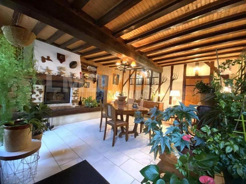 Maison chambre d'hôtes - 250 m² - 17 pièces