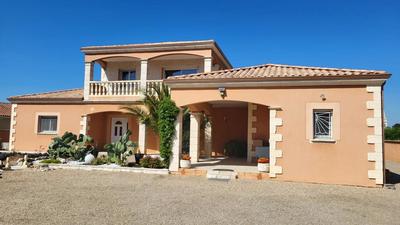 Villa - 220 m² - 6 pièces