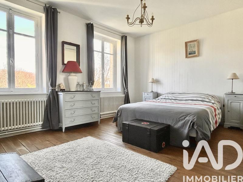 Maison - 230 m² - 8 pièces