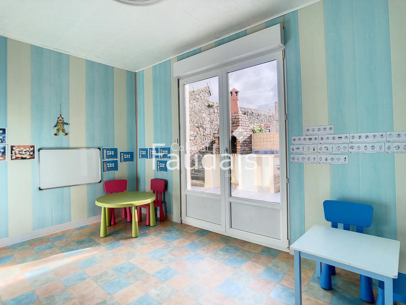 Maison - 163 m² - 8 pièces