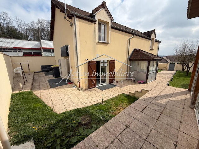 Maison - 234 m² - 6 pièces