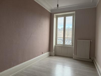 Appartement - 114 m² - 7 pièces