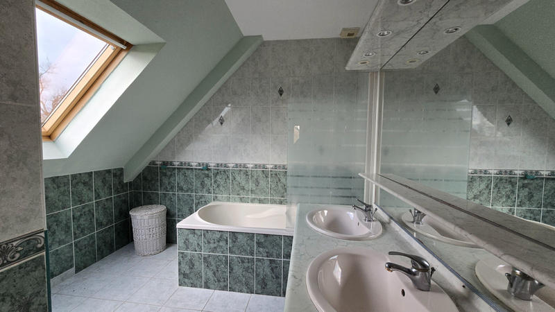 Maison - 101 m² - 5 pièces