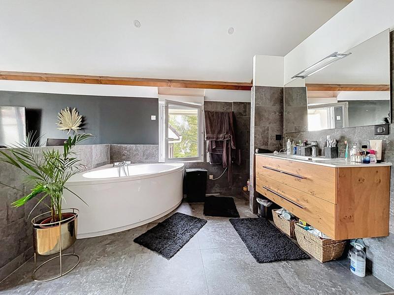 Maison - 189 m² - 7 pièces