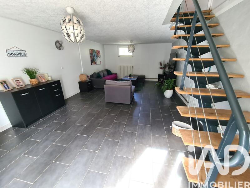 Maison - 202 m² - 7 pièces
