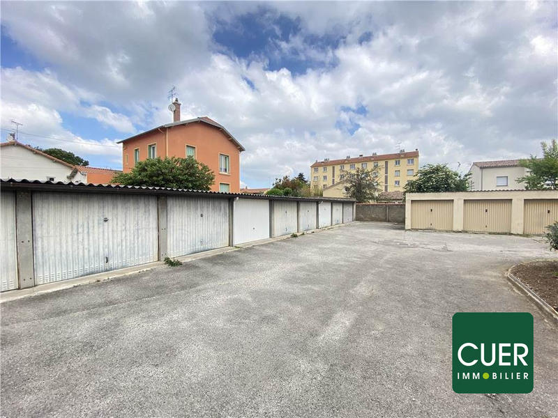 Parking / Garage - 12 m²